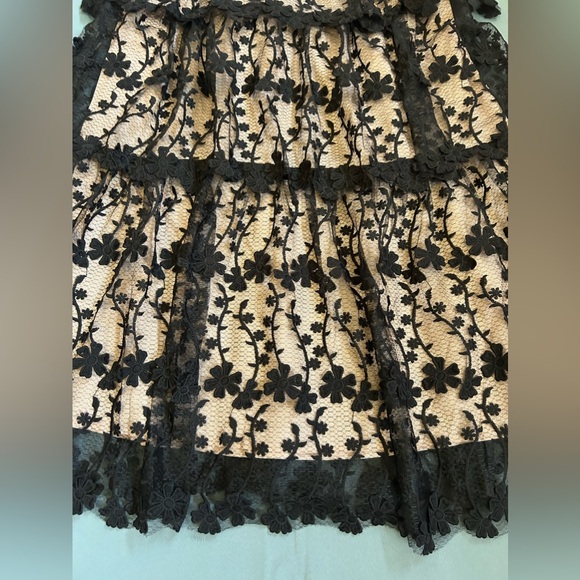 Floral Embroidered Tiered Dress Endless Rose size L NWT - Picture 6 of 14